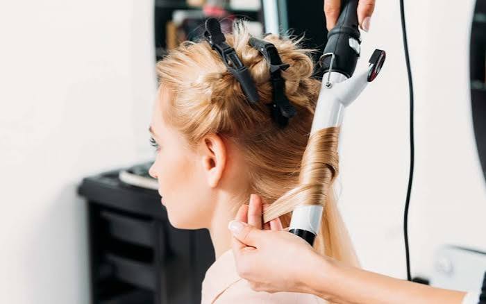 Choosing a Hair Salon Is About More Than Services, Says Salonist