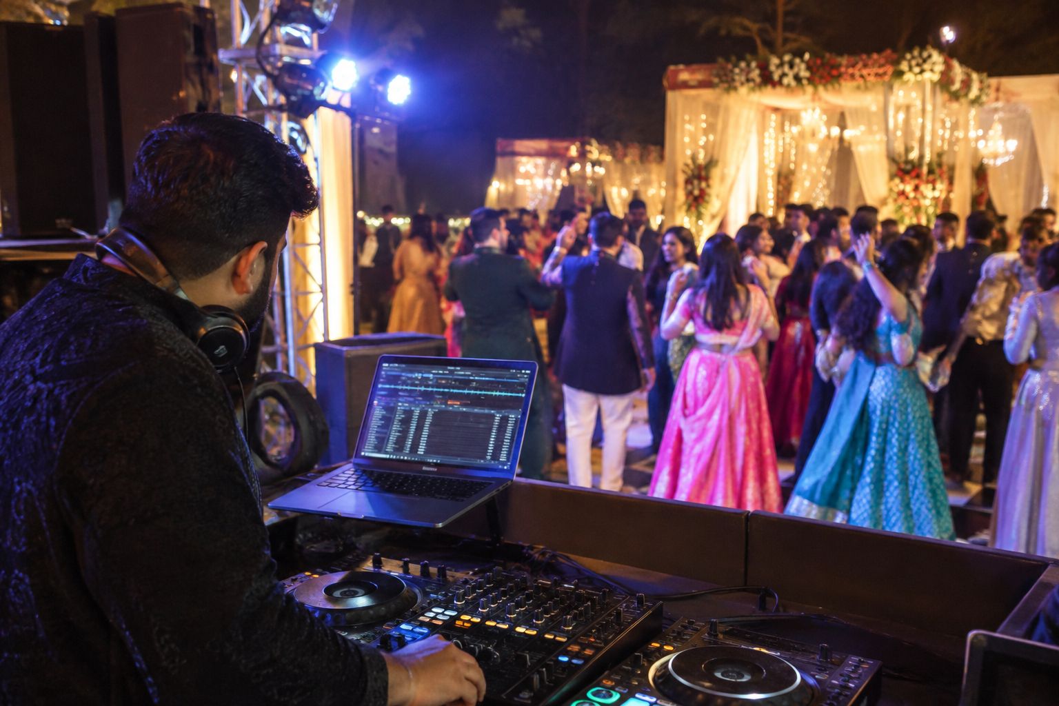 djs for weddings​