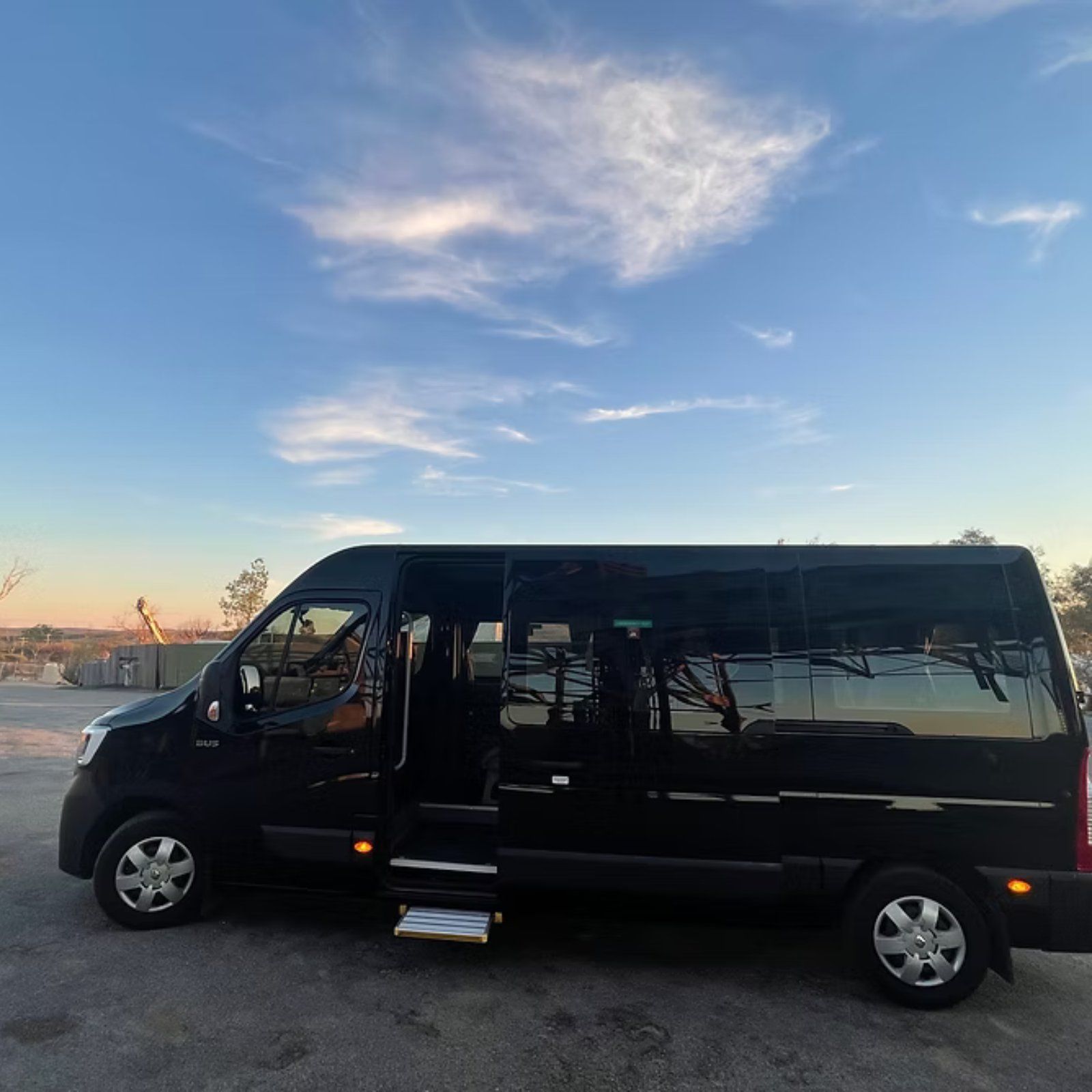 Overland Adventures passenger transport in Broken Hill NSW