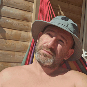 pinfame.com introduces videos